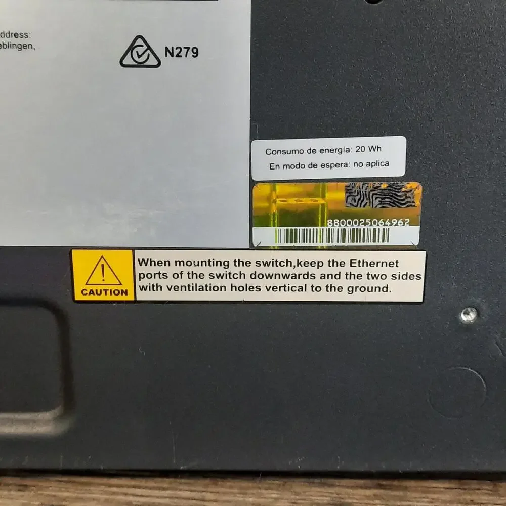 HP 1910-8G 8-Port Switch JG348A